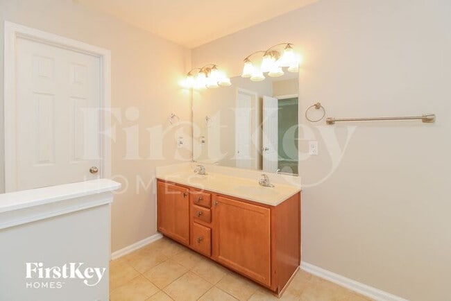 Building Photo - 4609 Meadowside Terrace