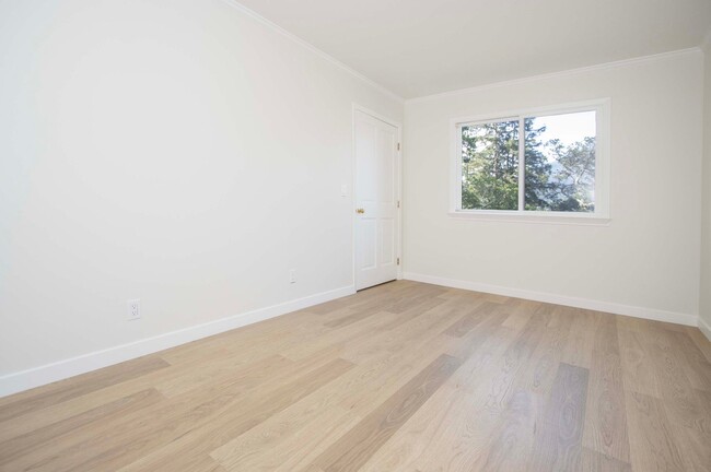 Building Photo - 4Bed/2Bath Home in  Kentfield with stellar...