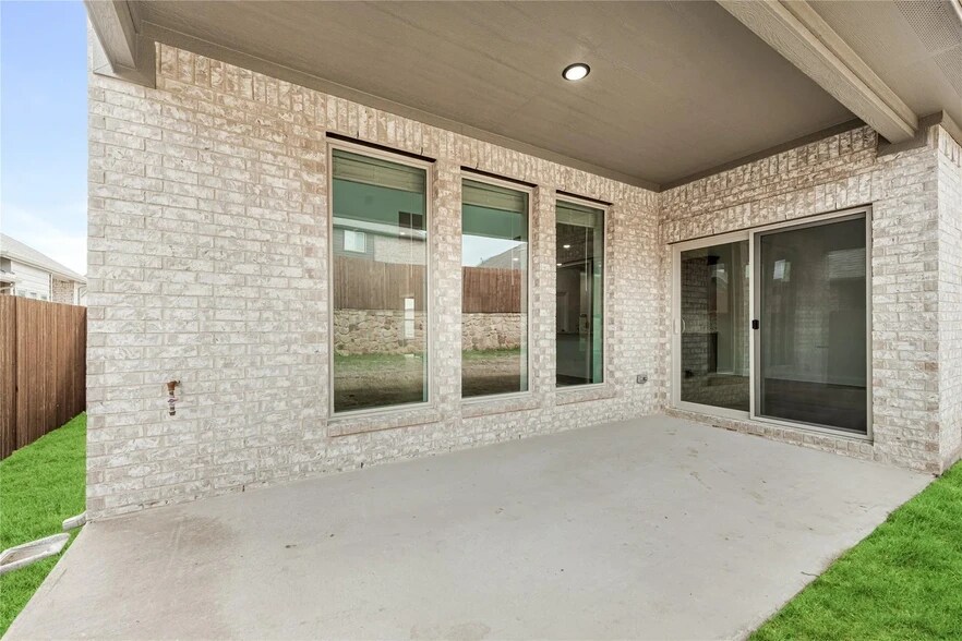 Building Photo - 2904 Emerald Trace Dr