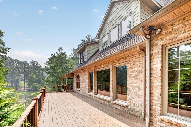 Building Photo - 237 Golf Course Trail