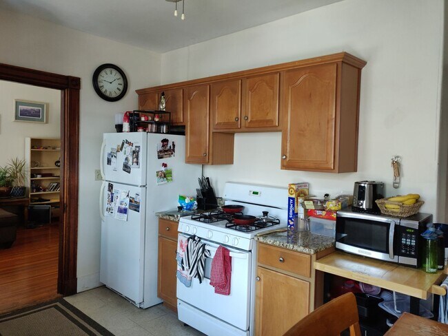 Building Photo - 39 Porter St