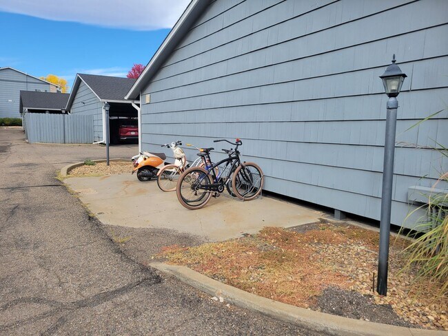 Building Photo - Fresh Boulder 1 Bedroom Condo for Rent wit...