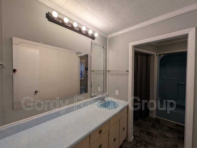 Building Photo - 6505 Blue Springs Rd