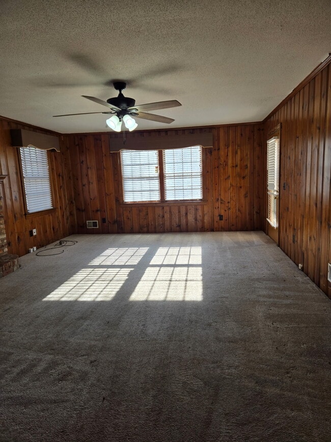 Building Photo - 9 Brookspring Cir