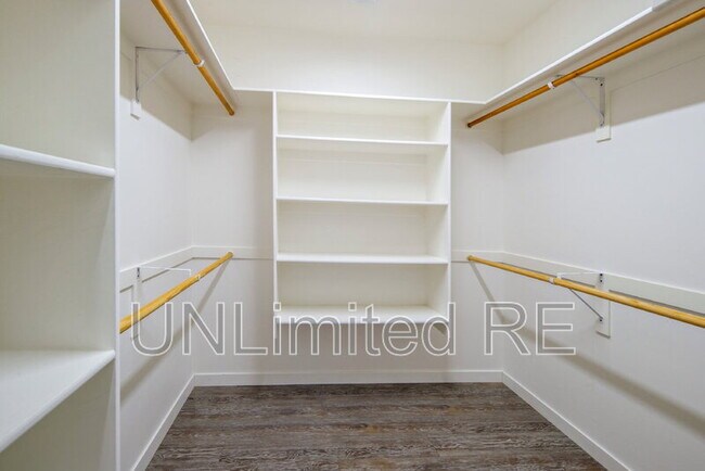 Building Photo - 7756 Sierra Vista Dr