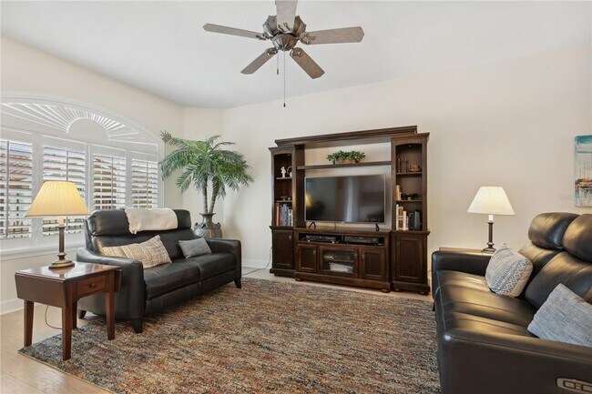 Building Photo - 6319 Vista Verde Dr W