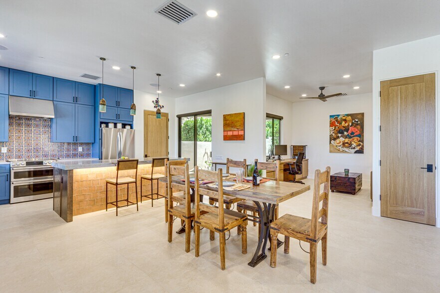 Building Photo - 2800 Cholla Pl