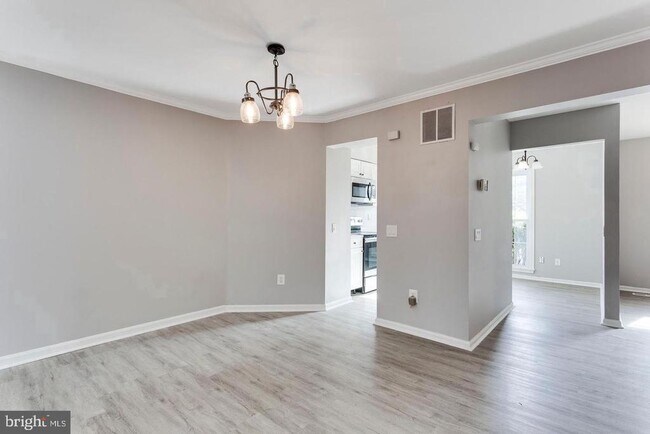 Building Photo - 304 Crescendo Way