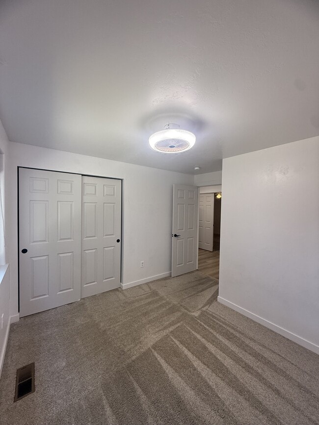 Building Photo - 6128 Thornbury Ct SE