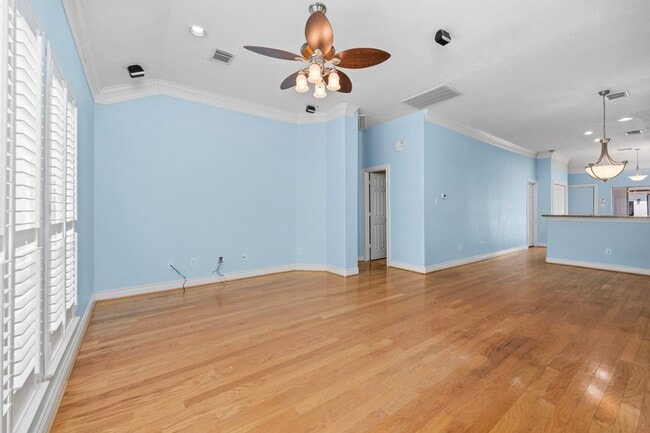 Building Photo - 3429 Clearview Cir