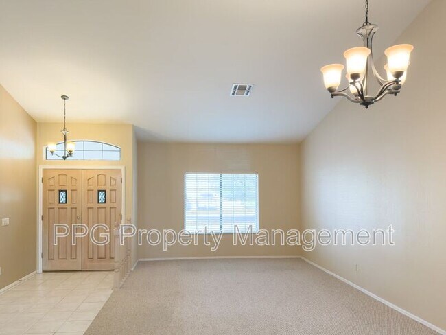 Building Photo - 5517 W Aster Dr