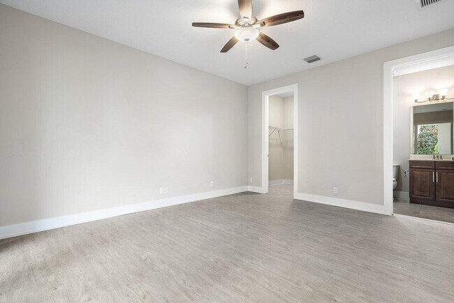Building Photo - 7114 Edison Pl