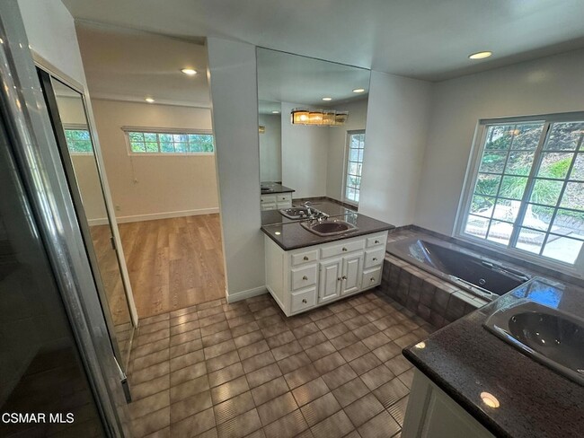 Building Photo - 3474 Loadstone Dr