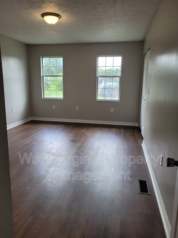 Building Photo - 3751 Summerlee Rd