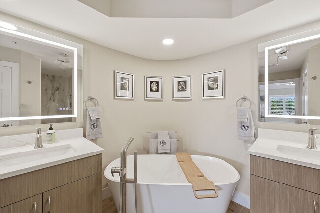 Building Photo - 26868 Wedgewood Dr