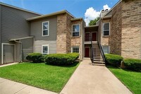 Building Photo - 1700 Amelia Ct