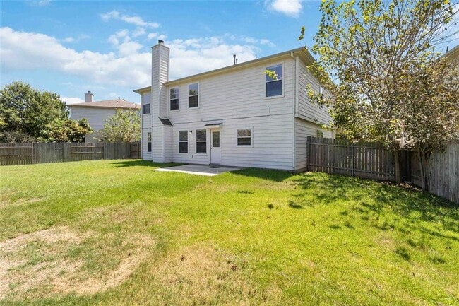 Building Photo - 401 Spruce Dr