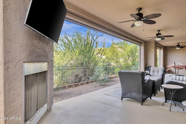 Building Photo - 10260 E White Feather Ln