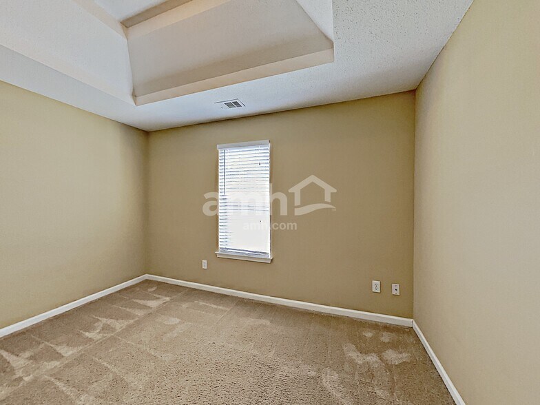 Building Photo - 702 Fletcher Dr