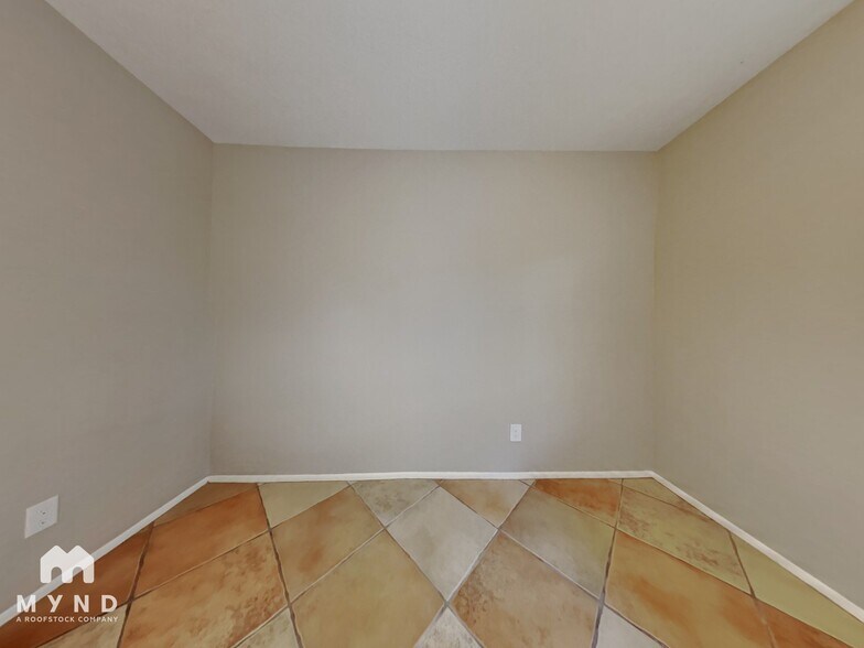 Building Photo - 15811 E Richwood Ave