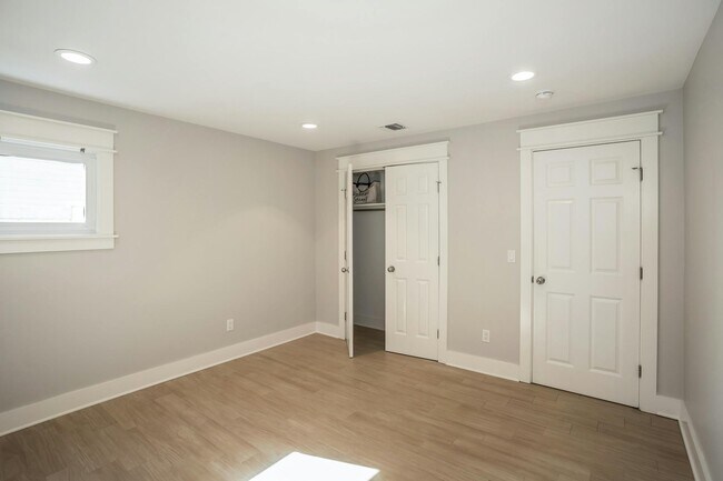 Building Photo - 288 Acre Ln