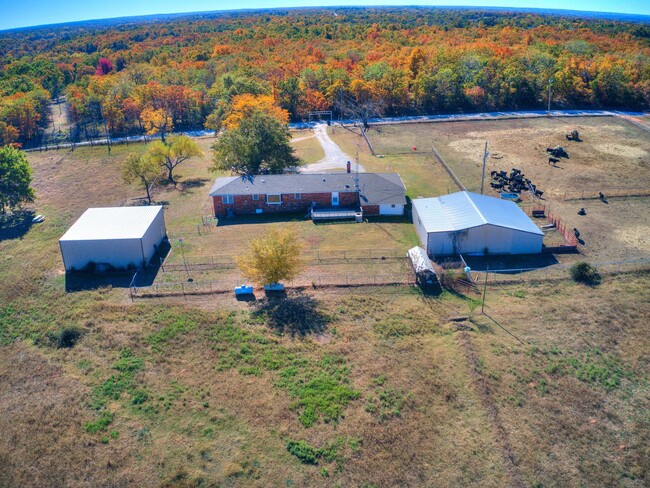 Building Photo - Beautiful 3 bed 2.5 bath home in the Country