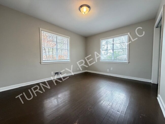 Building Photo - Home for Rent in Roebuck **ACCEPTS SECTION 8**