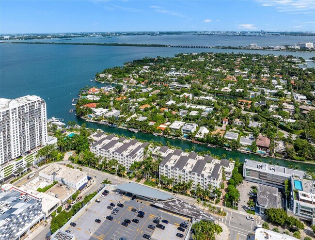 Building Photo - 1415 Sunset Harbour Dr