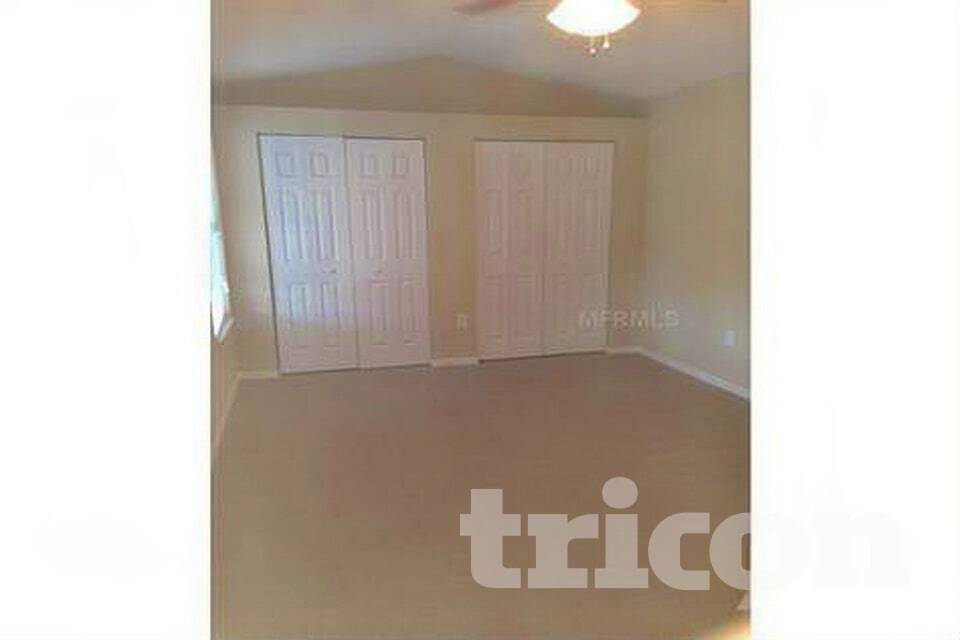 Building Photo - 925 Sandywood Dr