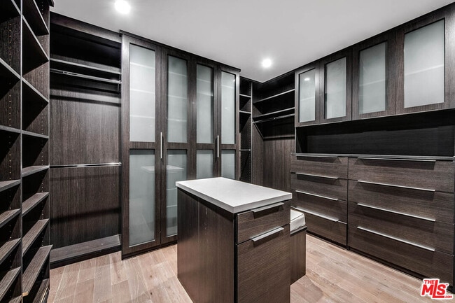 Building Photo - 770 Paseo Miramar