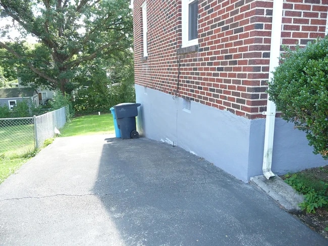 Building Photo - 1455 Greenbrier Ave SE