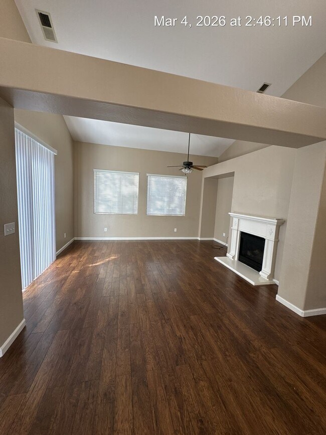 Building Photo - Gorgeous NW Visalia home located in Avalon gated community!  Available Now !!