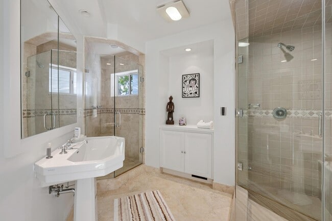 Building Photo - 20 Gilmartin Dr