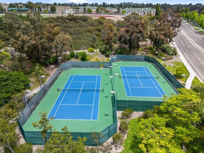 Building Photo - 2BR, 2BA UPGRADED CONDO DEL MAR! PET FRIEN...