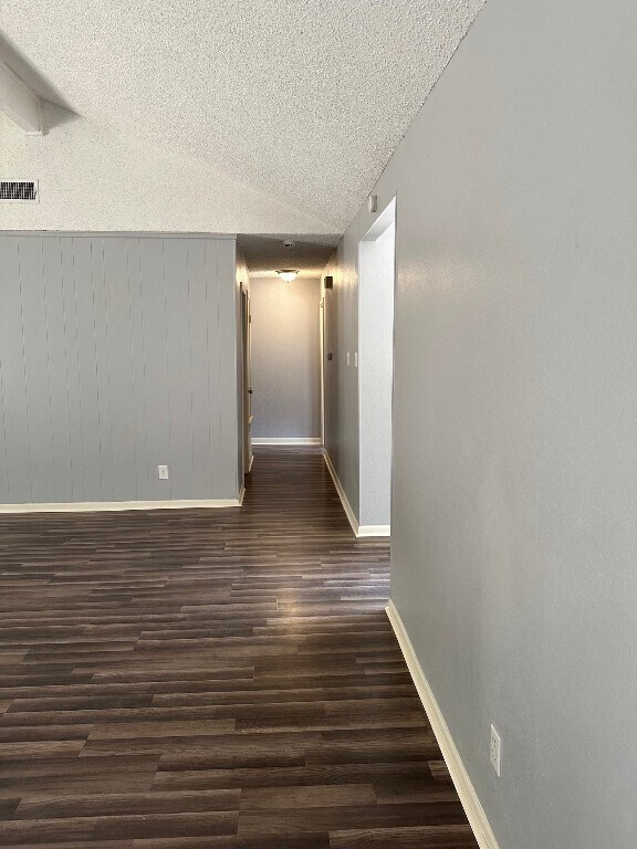 Building Photo - 1614 Plateau Ridge