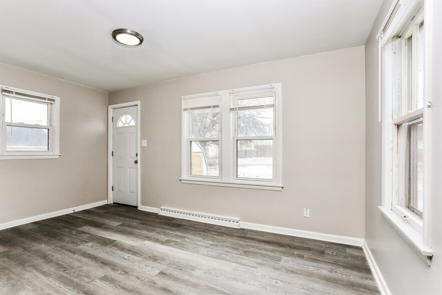 Building Photo - 1201 S 14th St