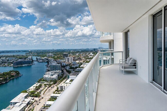 Building Photo - 6365 Collins Ave