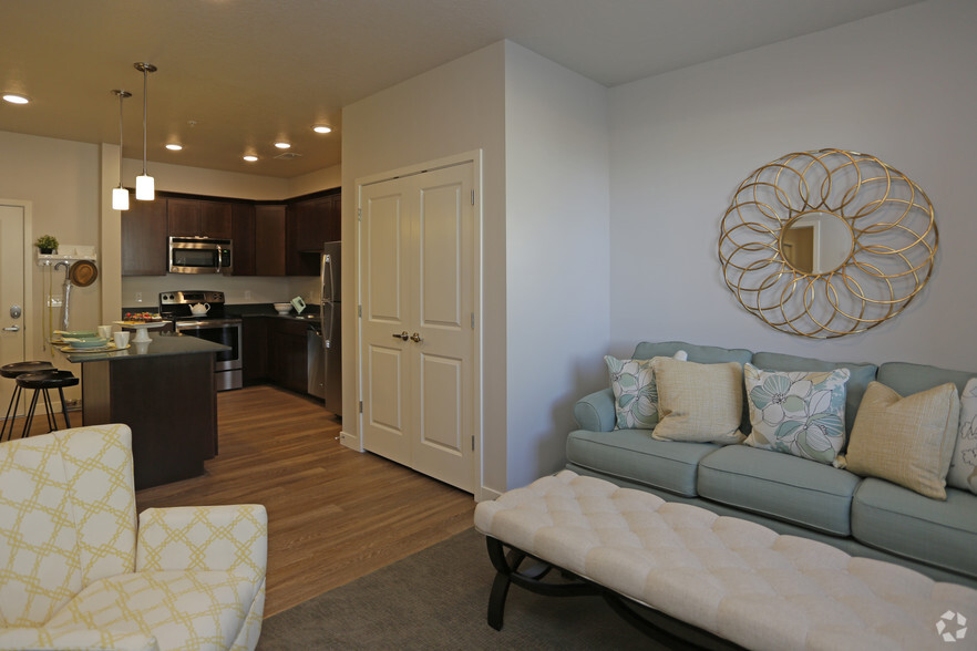 Interior Photo - Grovecrest Villas