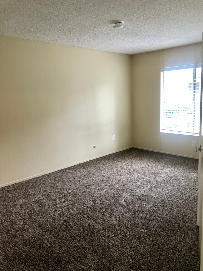Master Bedroom (Angle #2) - 1756 N Cedar Glen Dr