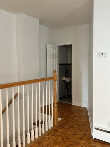 Building Photo - 421 S 17th St