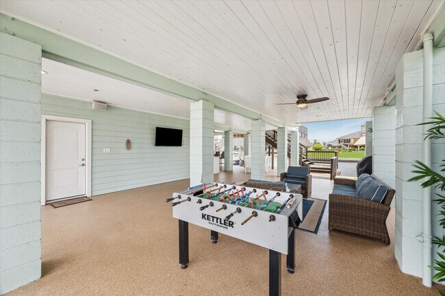 Building Photo - 1423 Mango Dr
