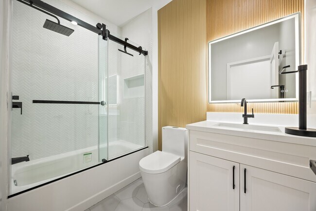 Building Photo - 212 W 64th St