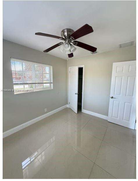 Building Photo - 946 Laurel Dr