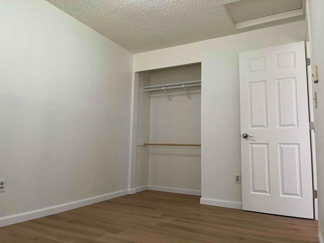 Building Photo - 338 Willow St