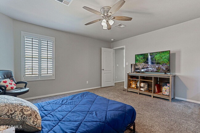Building Photo - 3945 Desert Dunes Dr