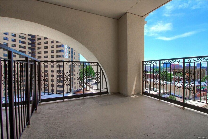 Building Photo - 925 N Lincoln St