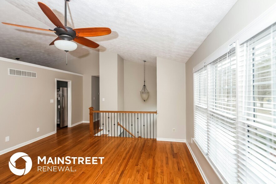 Building Photo - 304 Maplelake Dr