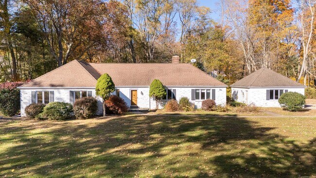 Primary Photo - 123 Cove Rd