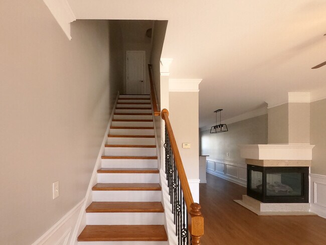 Building Photo - 213 16th St NW