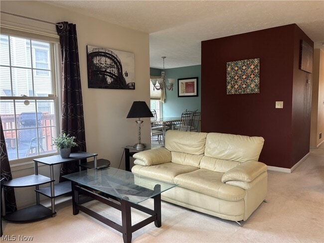 Building Photo - 1944 E 82nd St